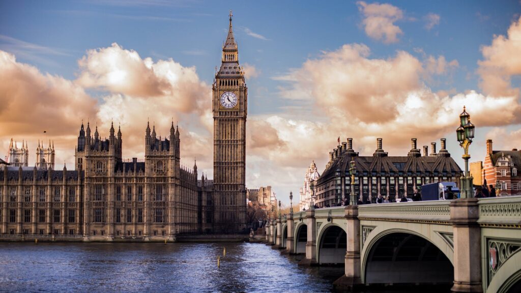 Picture of the central London including the big ben